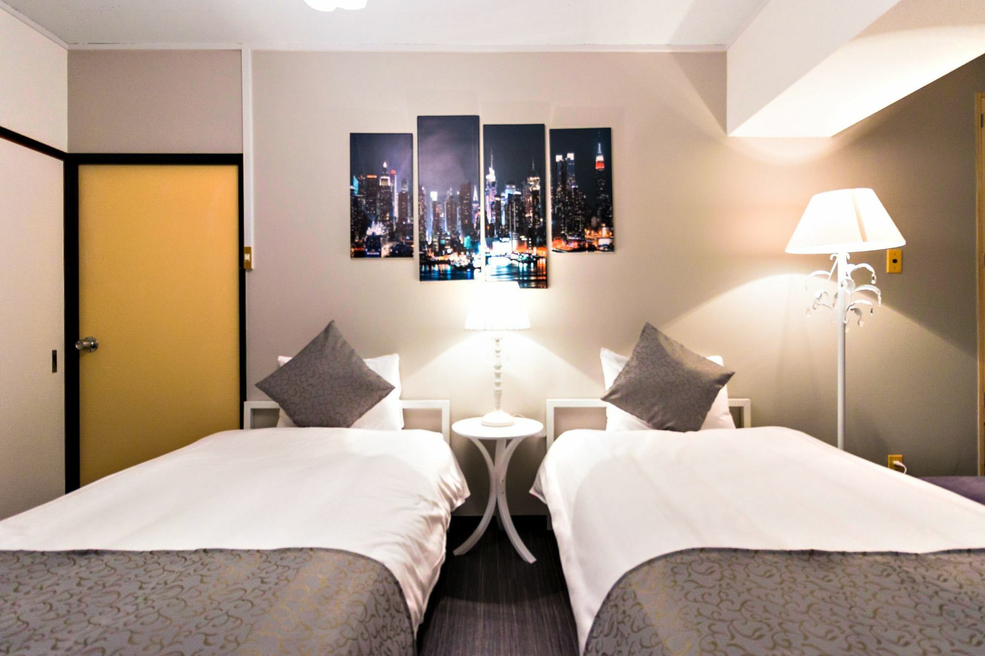 Hg Cozy Hotel No 35 日本橋駅前 โอซาก้า ภายนอก รูปภาพ