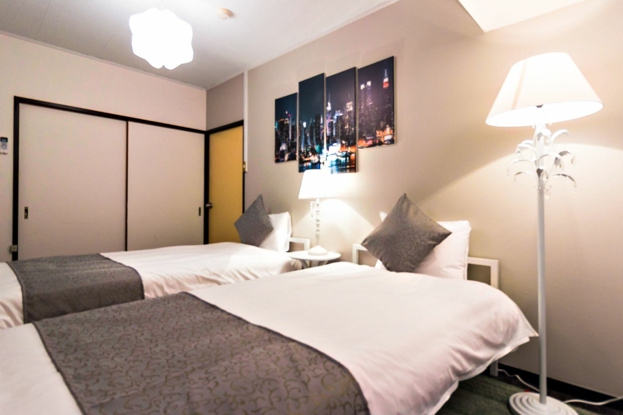 Hg Cozy Hotel No 35 日本橋駅前 โอซาก้า ภายนอก รูปภาพ