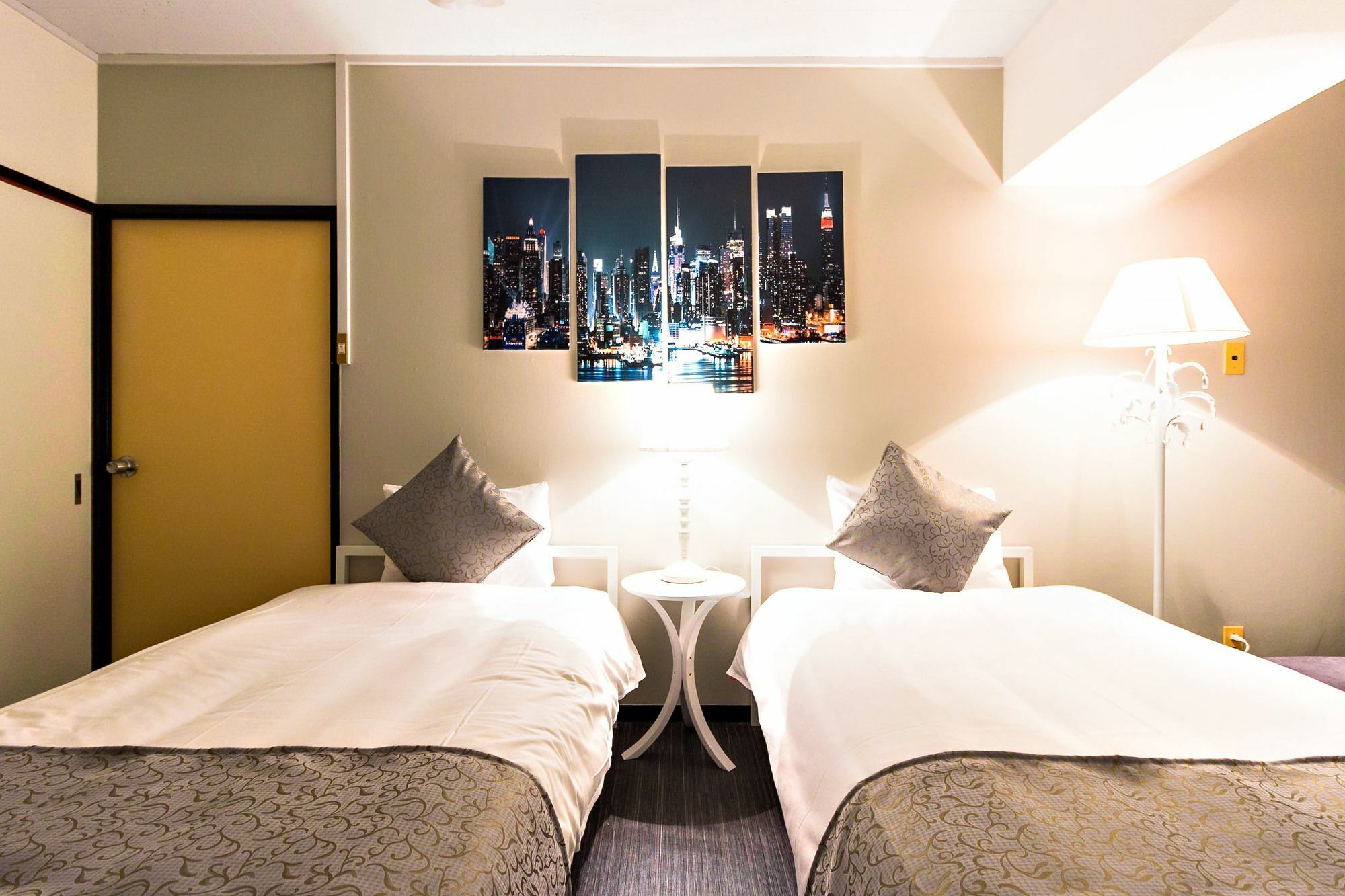 Hg Cozy Hotel No 35 日本橋駅前 โอซาก้า ภายนอก รูปภาพ