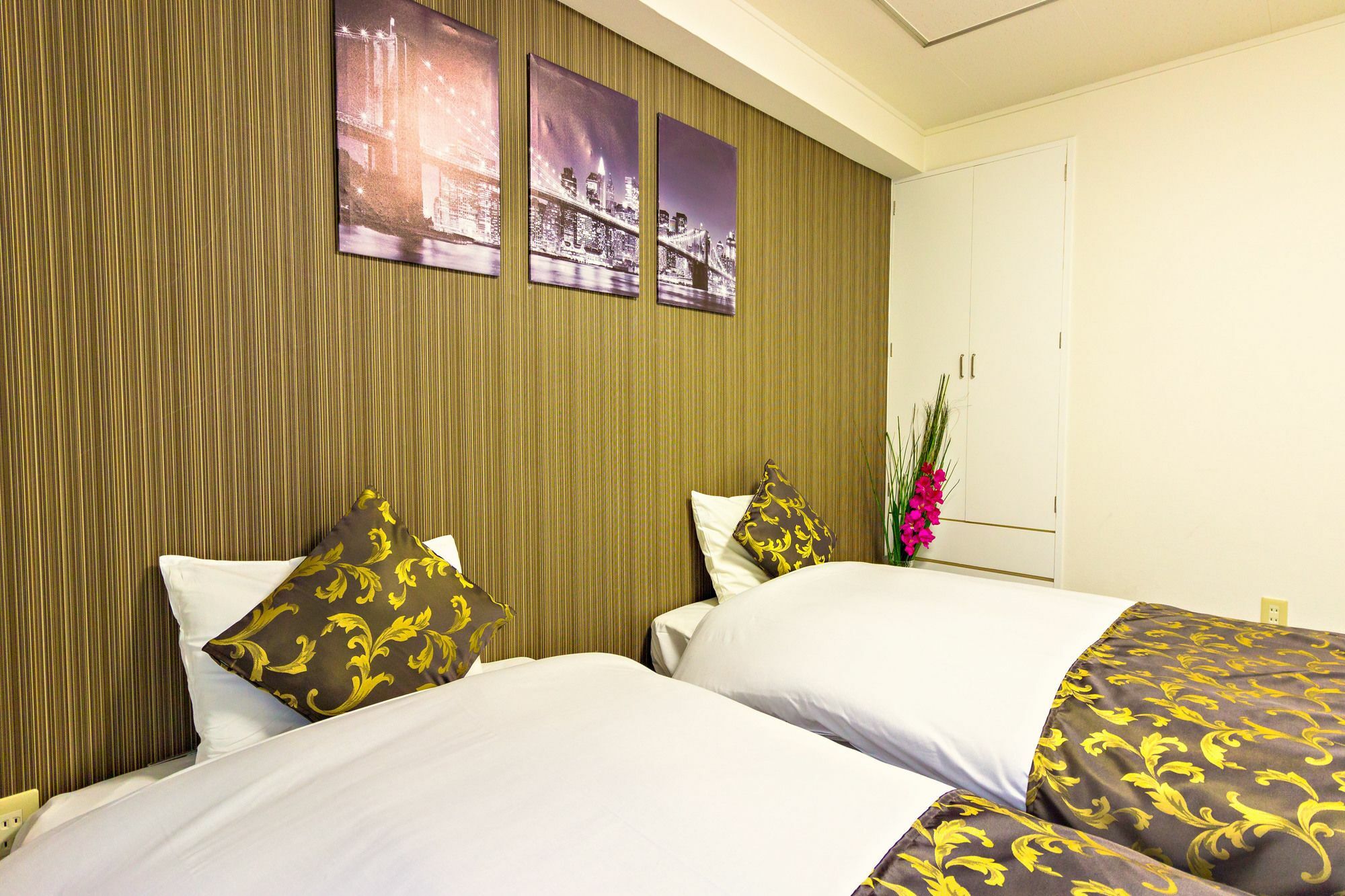 Hg Cozy Hotel No 35 日本橋駅前 โอซาก้า ภายนอก รูปภาพ