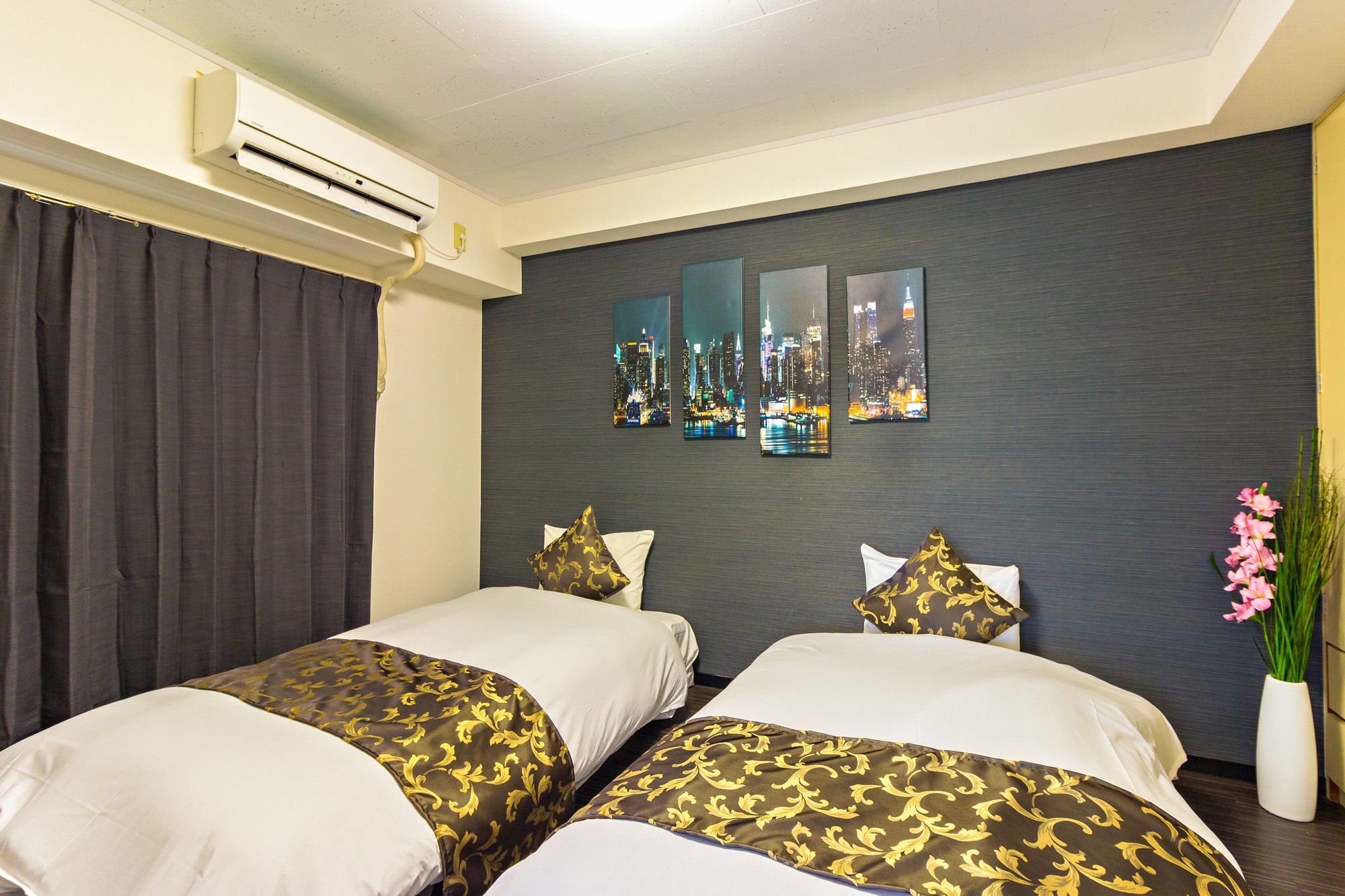 Hg Cozy Hotel No 35 日本橋駅前 โอซาก้า ภายนอก รูปภาพ