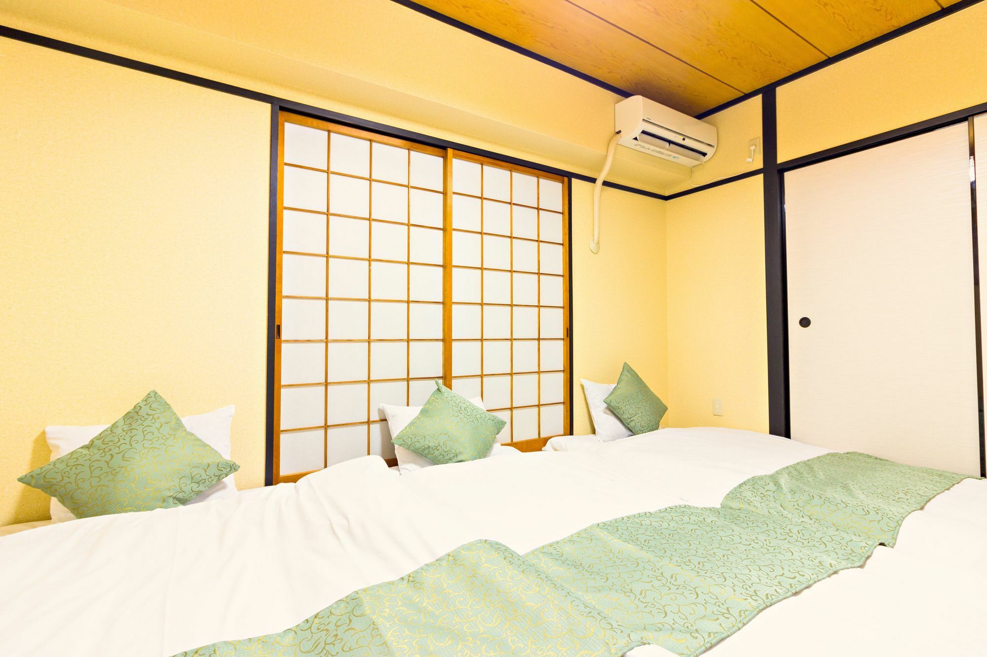 Hg Cozy Hotel No 35 日本橋駅前 โอซาก้า ภายนอก รูปภาพ
